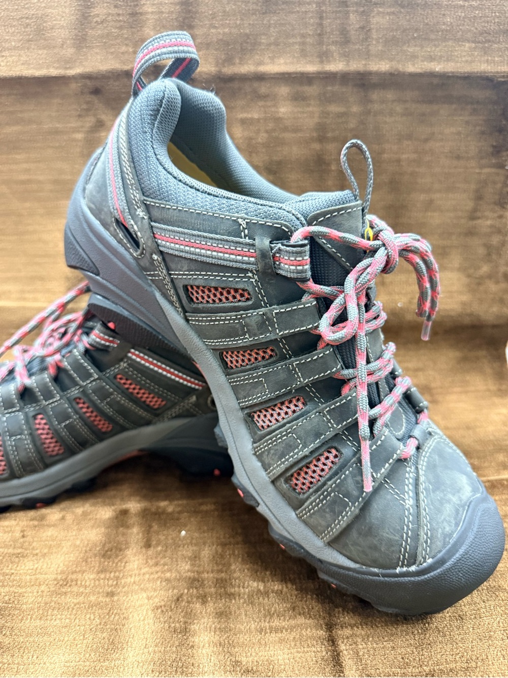 Keen Flint Low Gray Steel Toe Lace-Up 1014598M Work Shoes Women's size 10.5